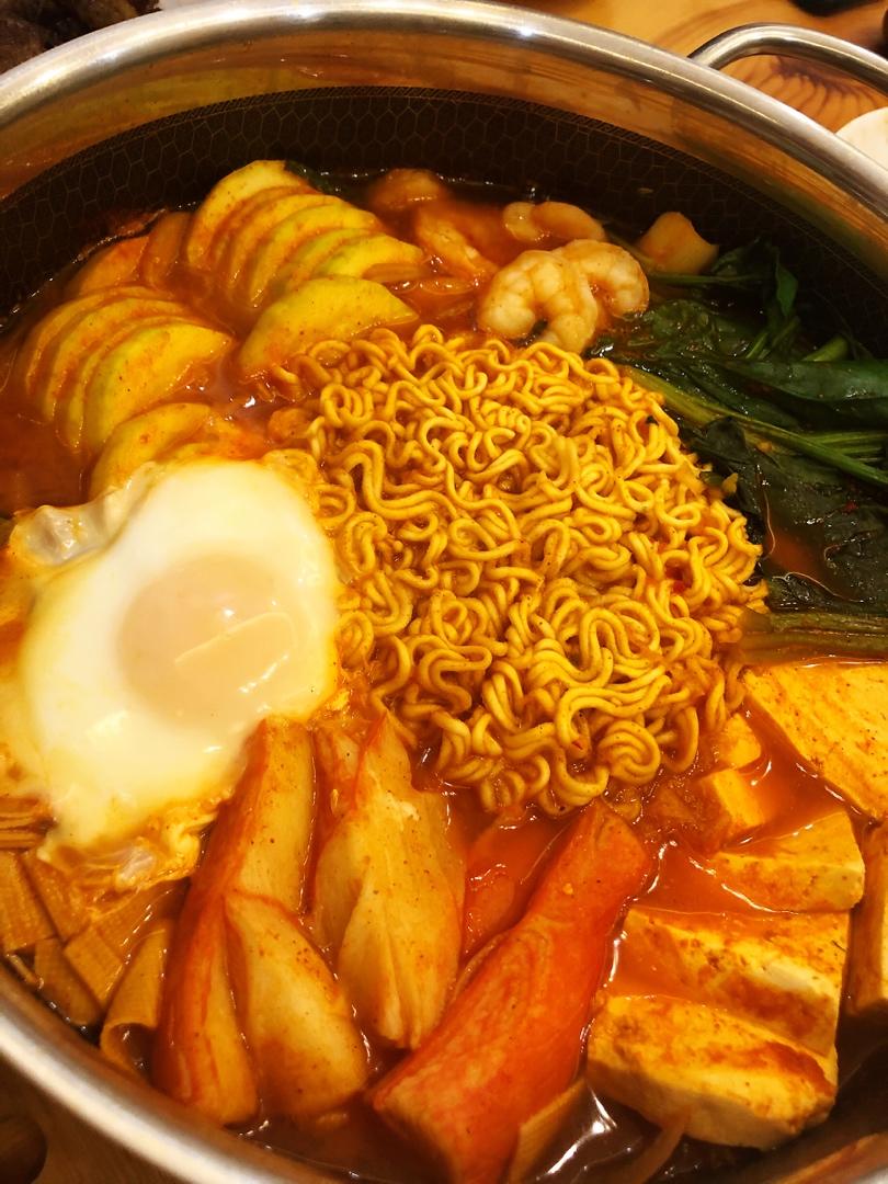 视频【韩国芝士部队锅】香辣美味，不需要厨艺！——松下塔吉锅食谱