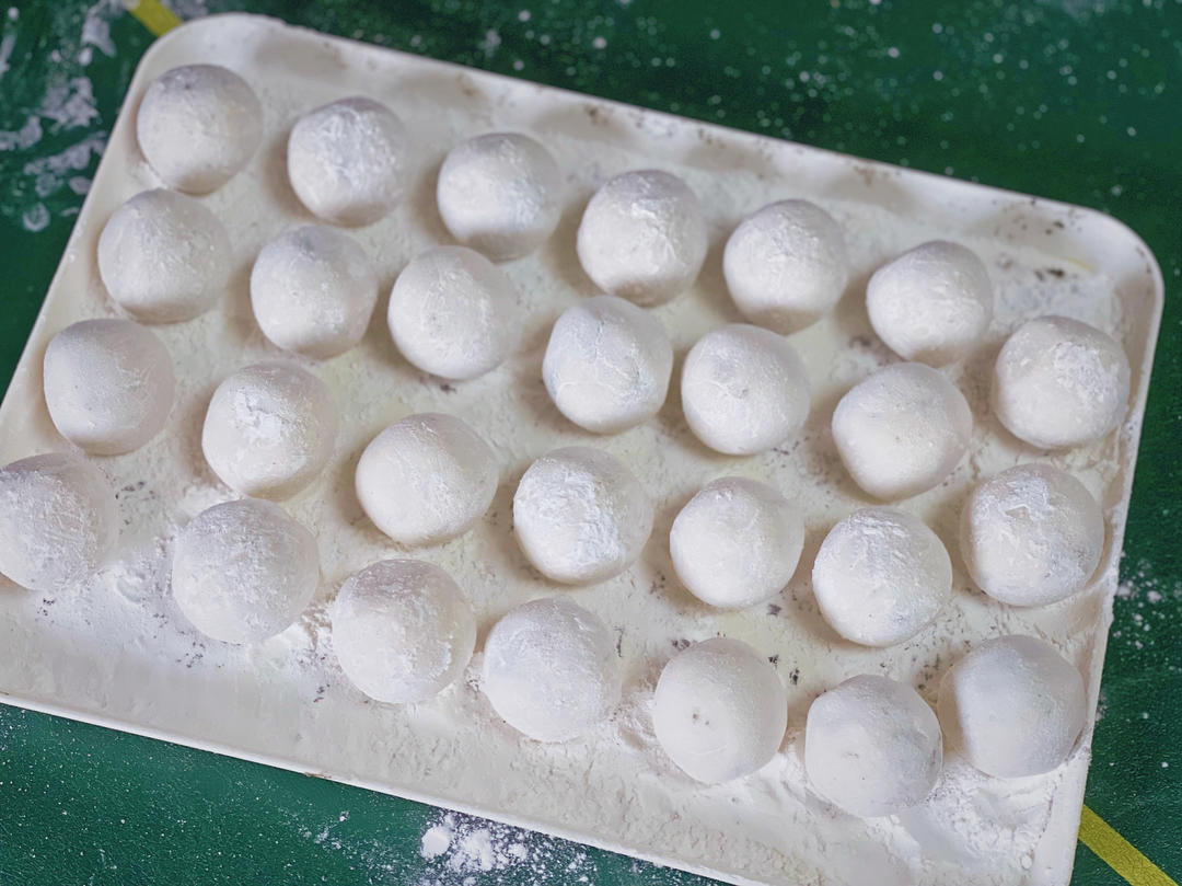 黑芝麻流沙汤圆