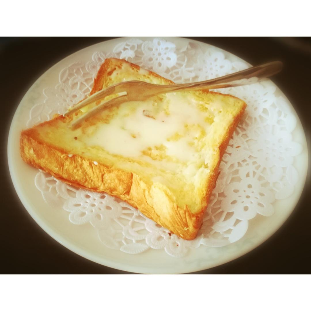 炼乳烤吐司