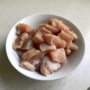 美善品~~~芹菜鸡肉饺子的做法 步骤2