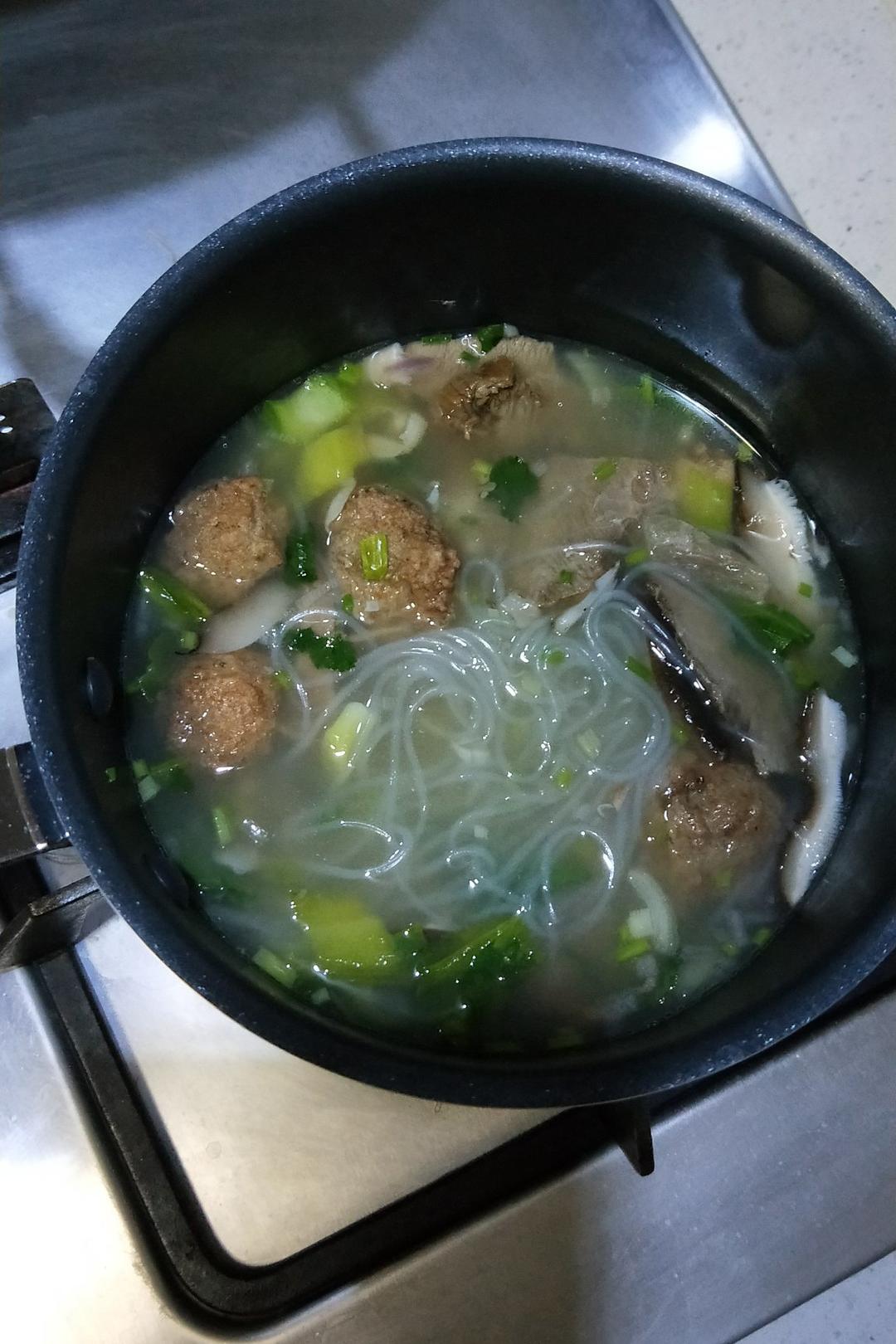 漂亮静宝做的新疆丸子汤家常版