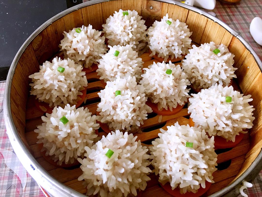 猪宝贝11231做的蒸糯米丸子