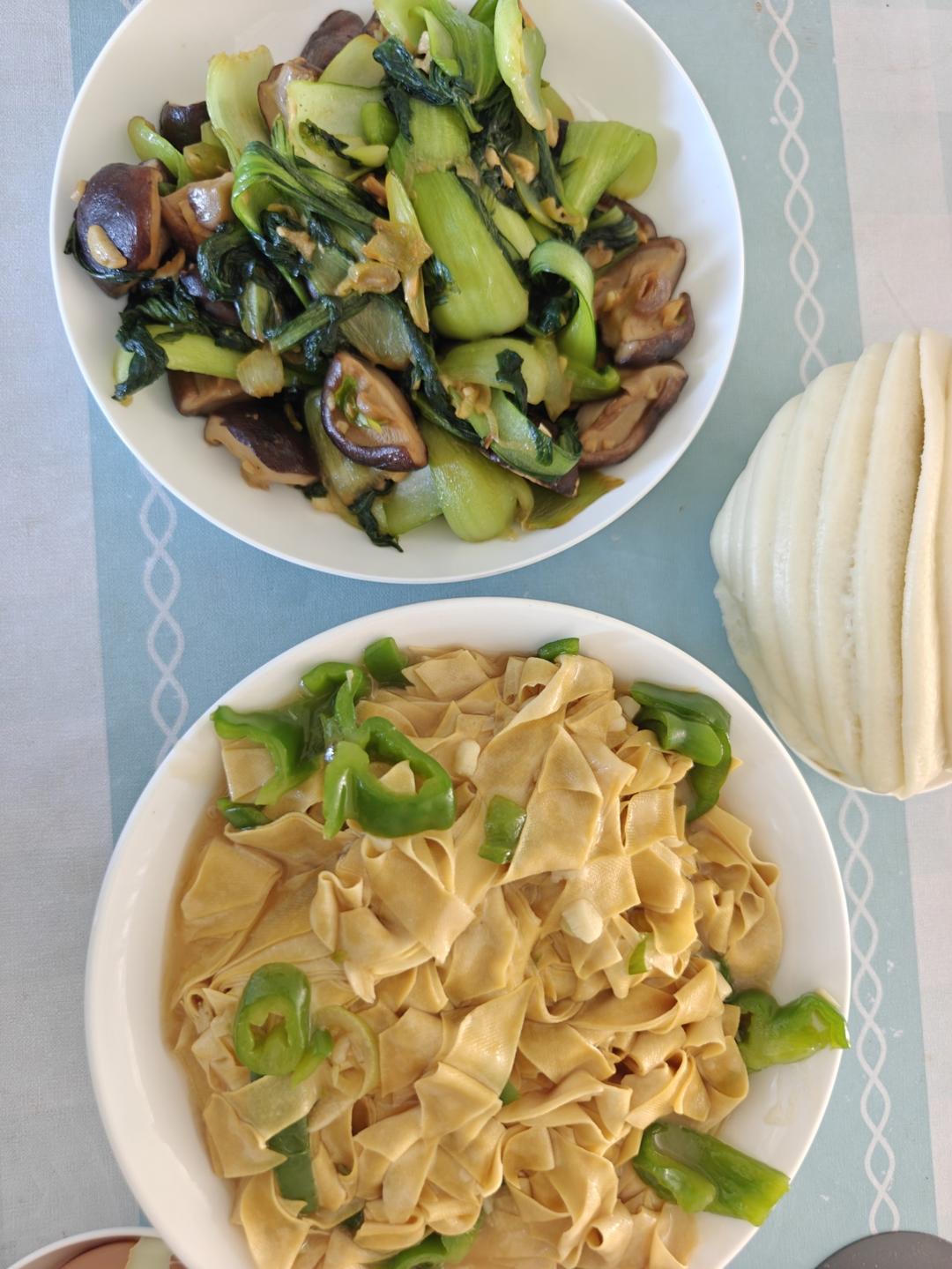 不用厨艺的尖椒干豆腐