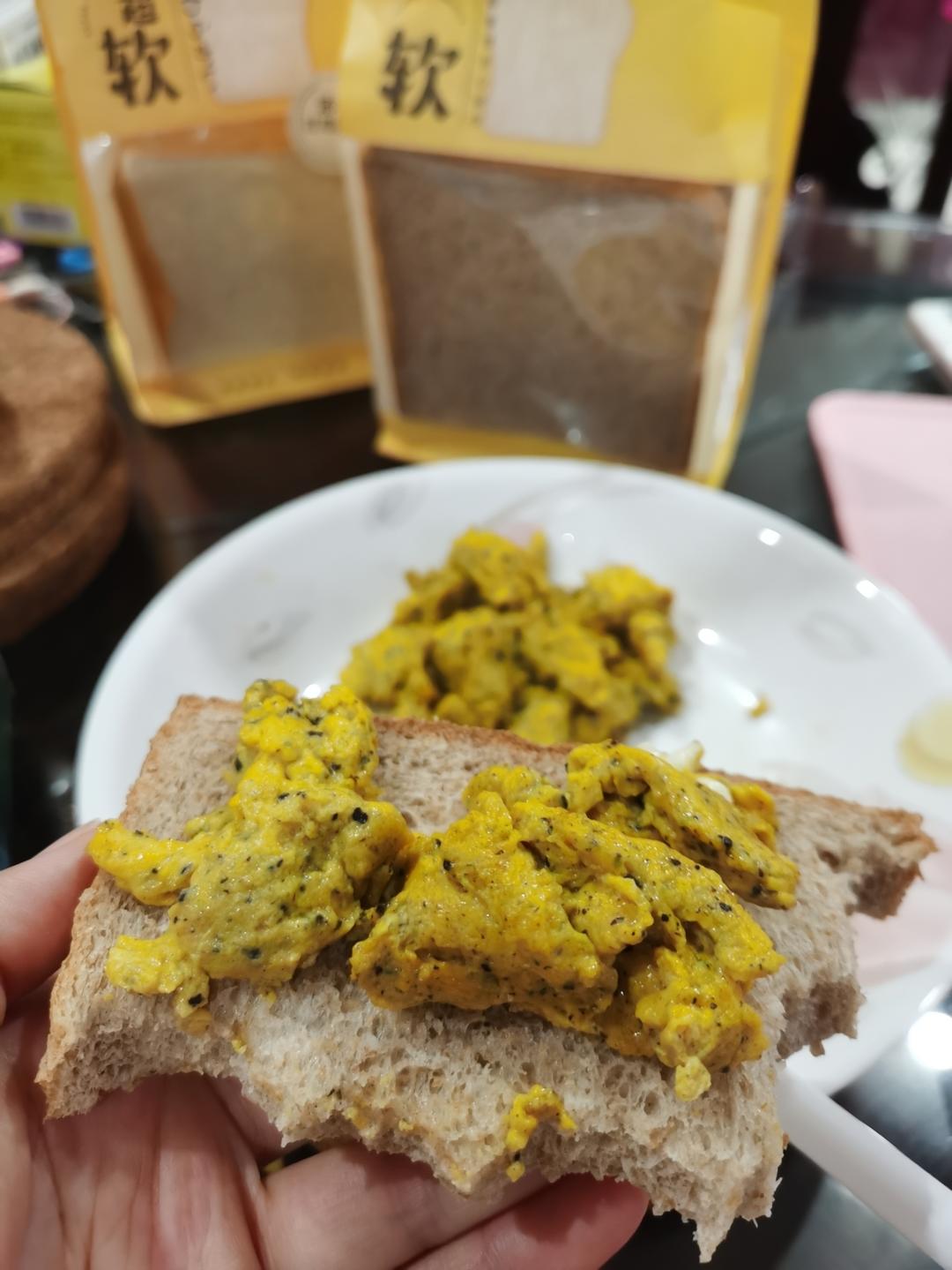 黑松露滑蛋奶油焗饭