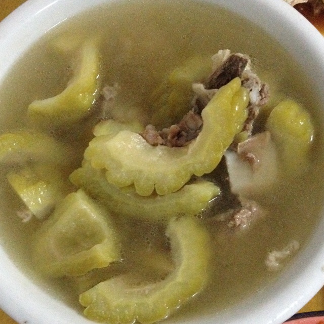 黄豆苦瓜排骨汤