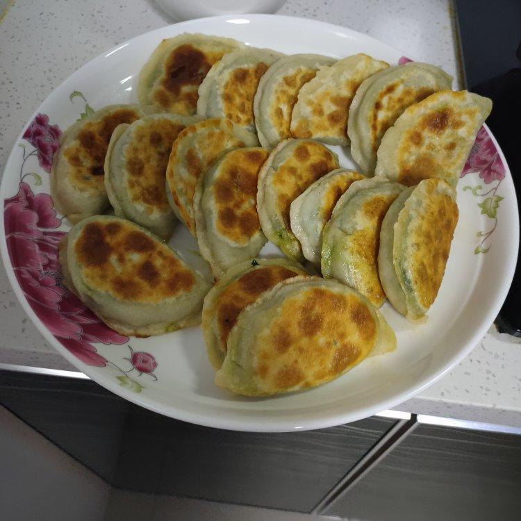 韭菜鸡蛋菜盒子