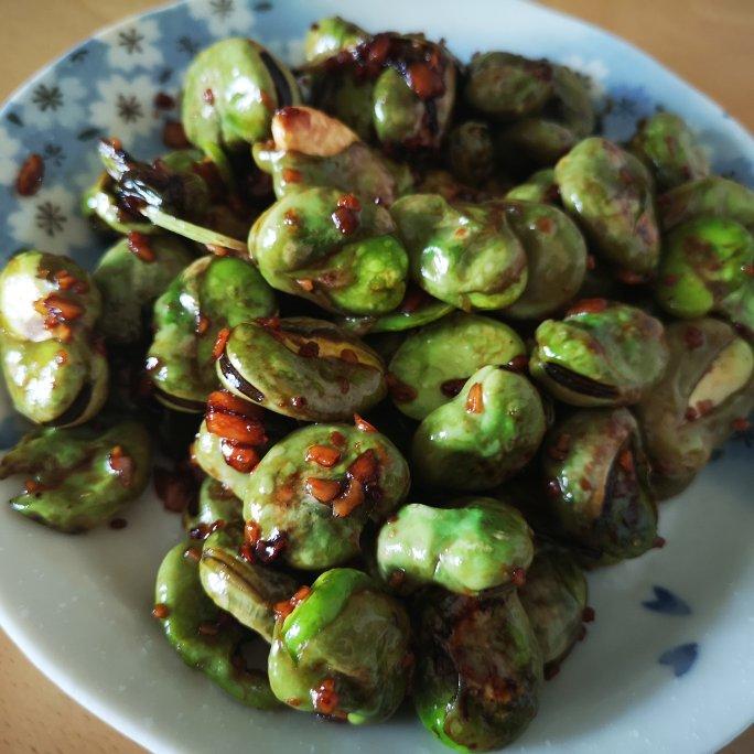 好吃到连皮都不剩的（油焖蚕豆）