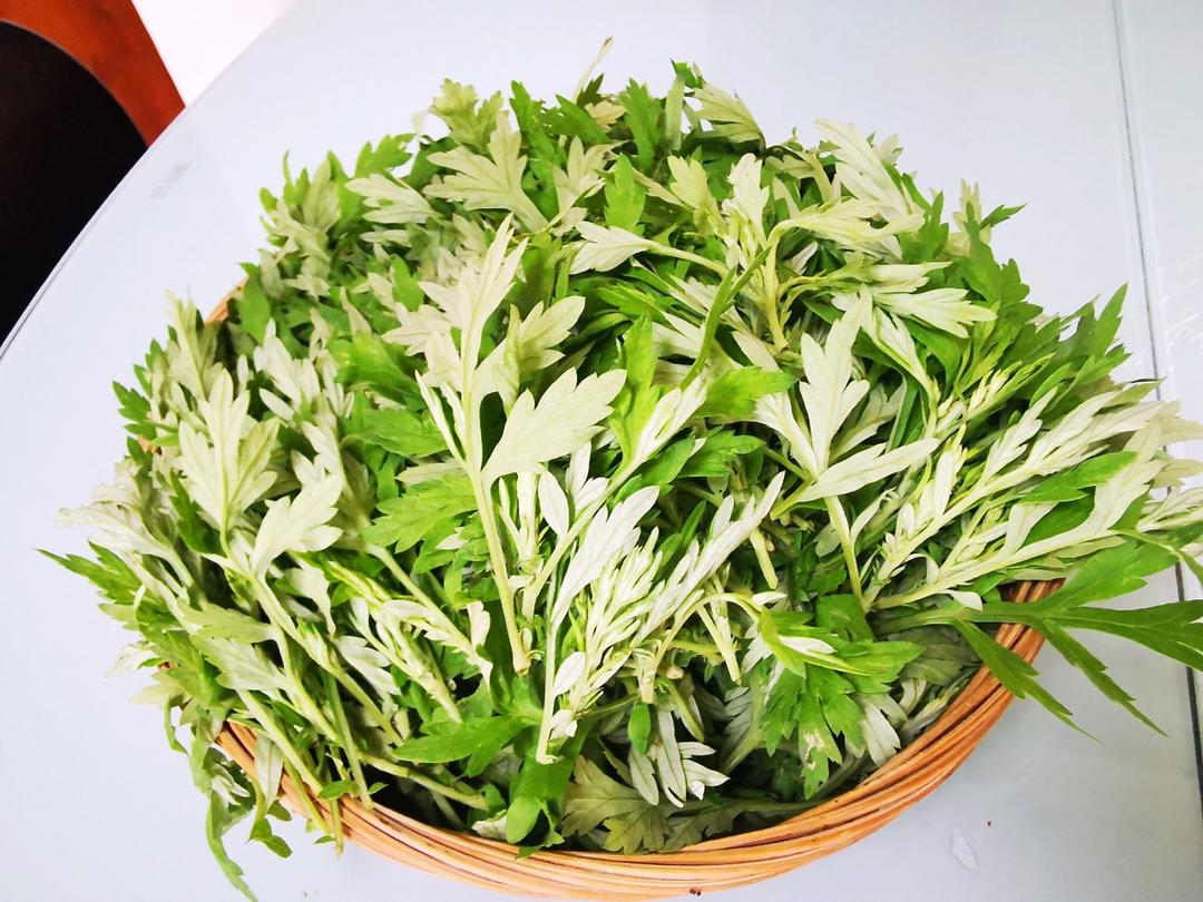 绿油油的客家艾糍