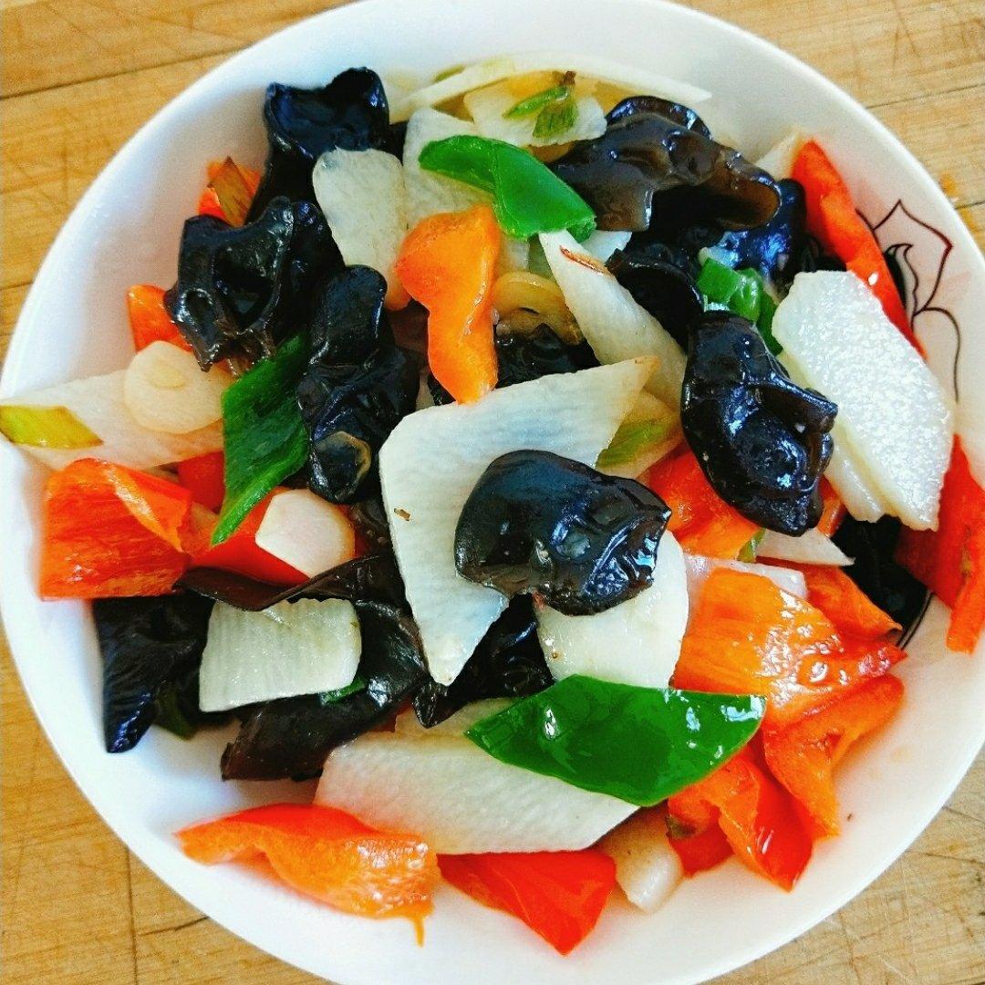 五彩黑白新鲜配【鲜淮山炒木耳】