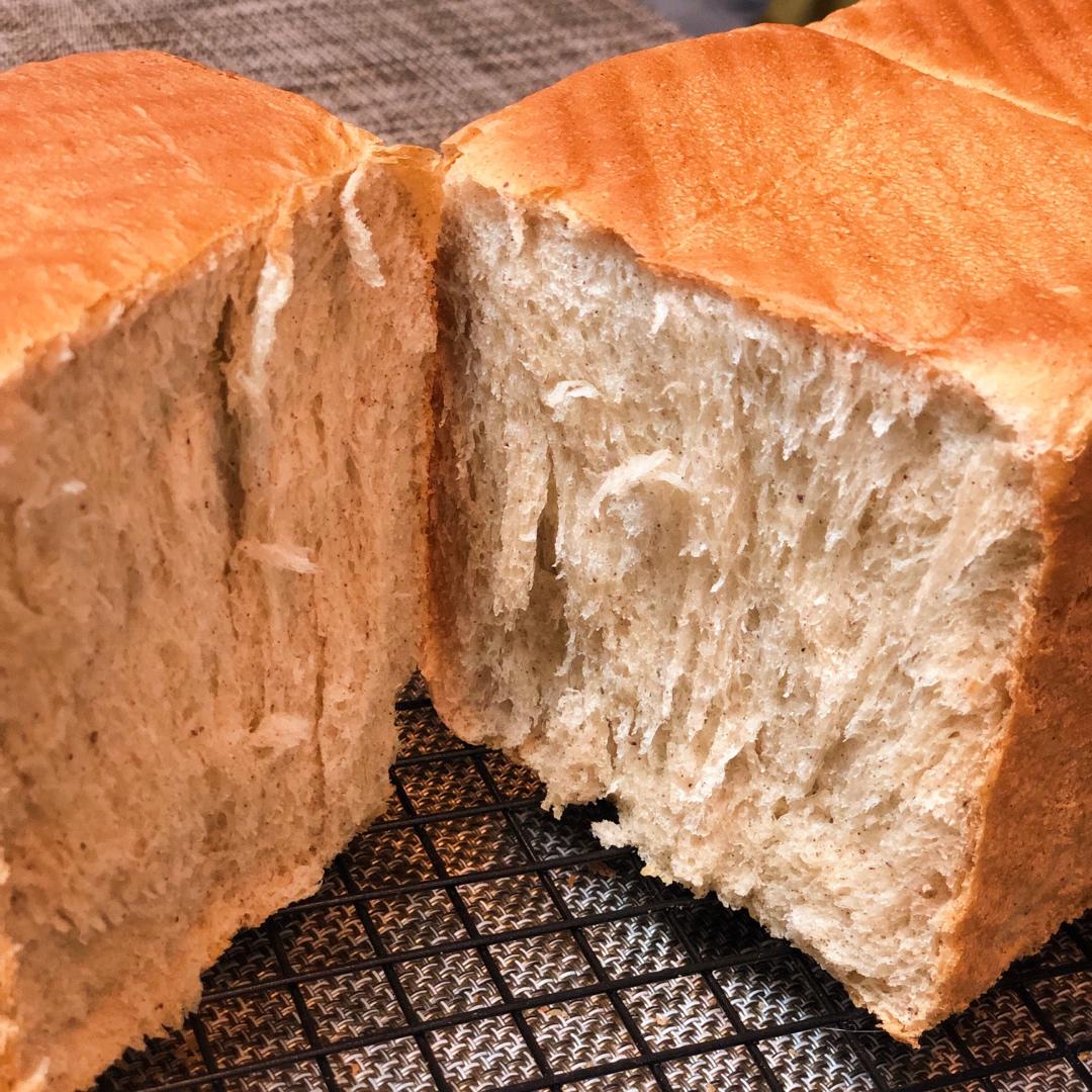 直接法纯奶拉丝吐司，只需一次发酵，超软拉丝，切片整齐