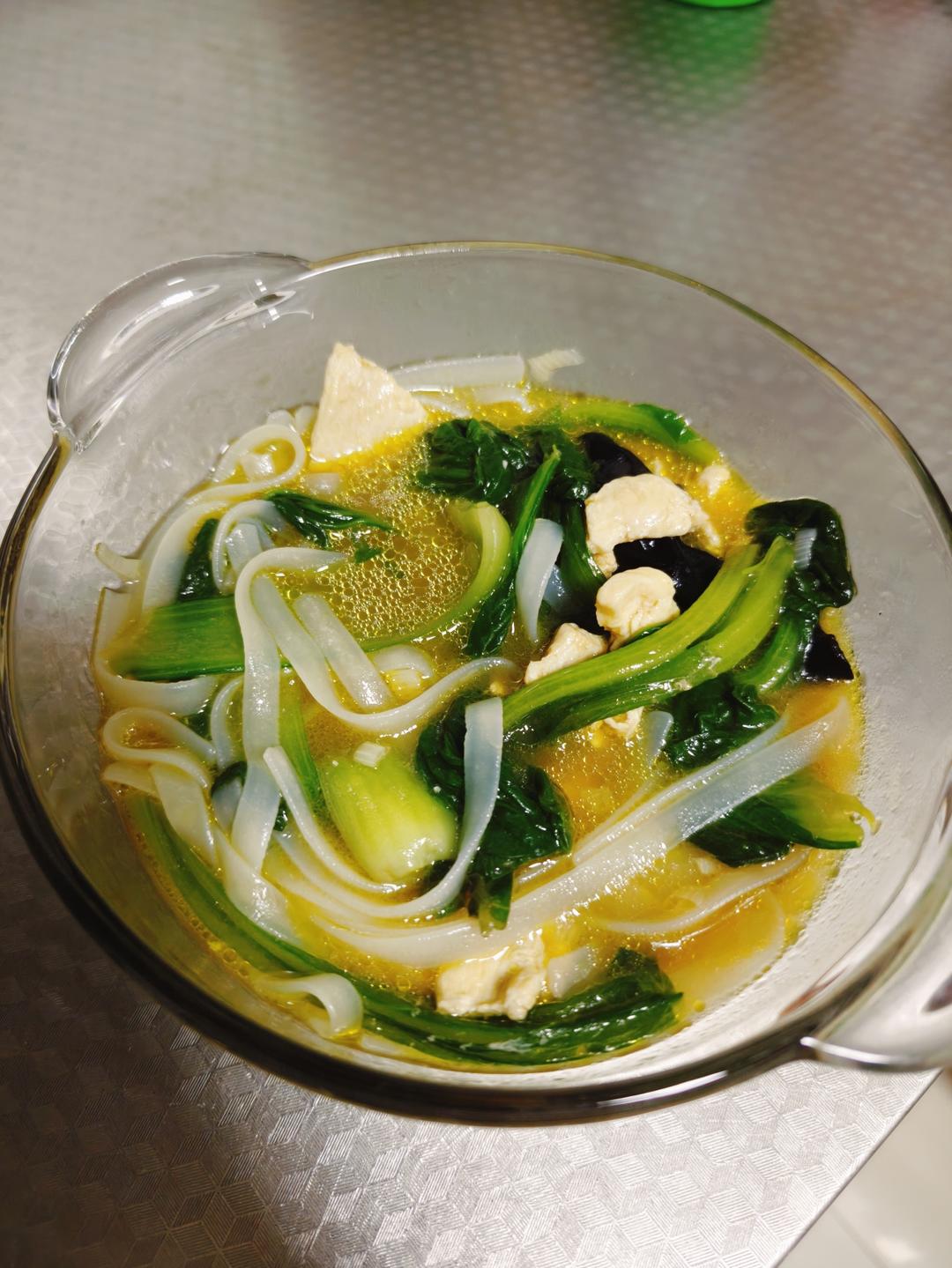 路边摊的炒河粉