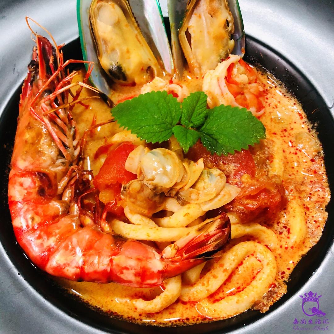 冬阴功海鲜鱼面