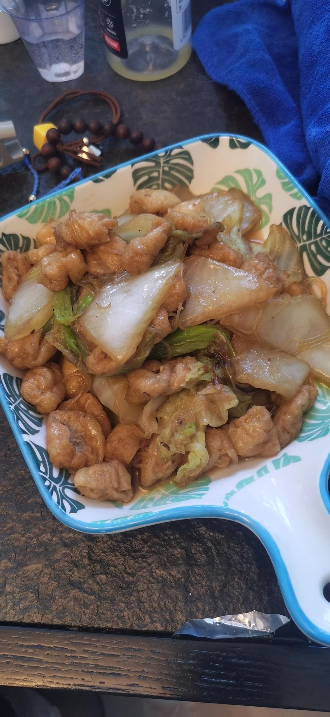 好吃到连汤汁都不剩的白菜焖豆泡，给肉都不换