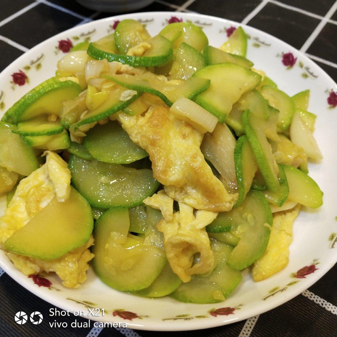 西葫芦炒鸡蛋