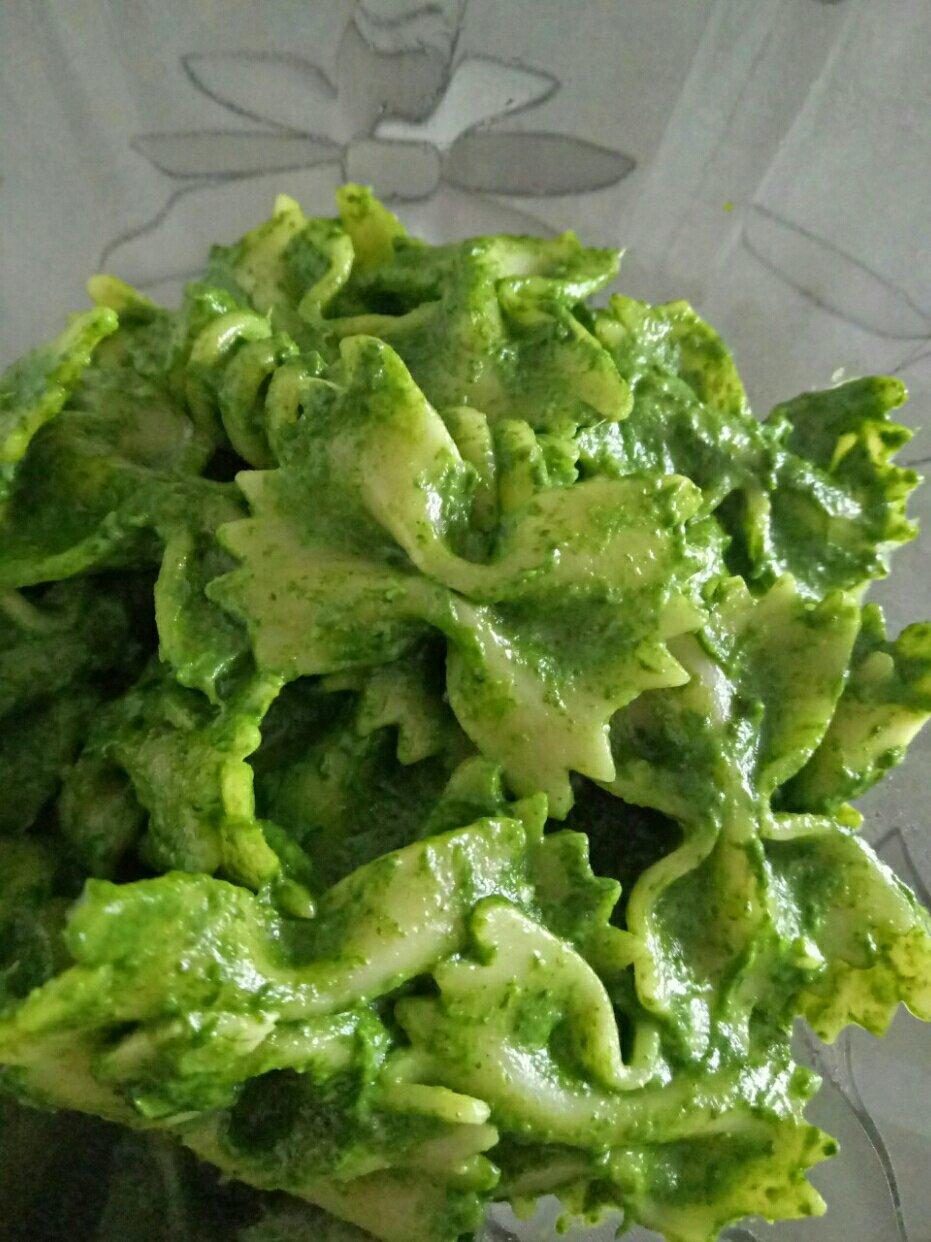 菠菜青酱意面