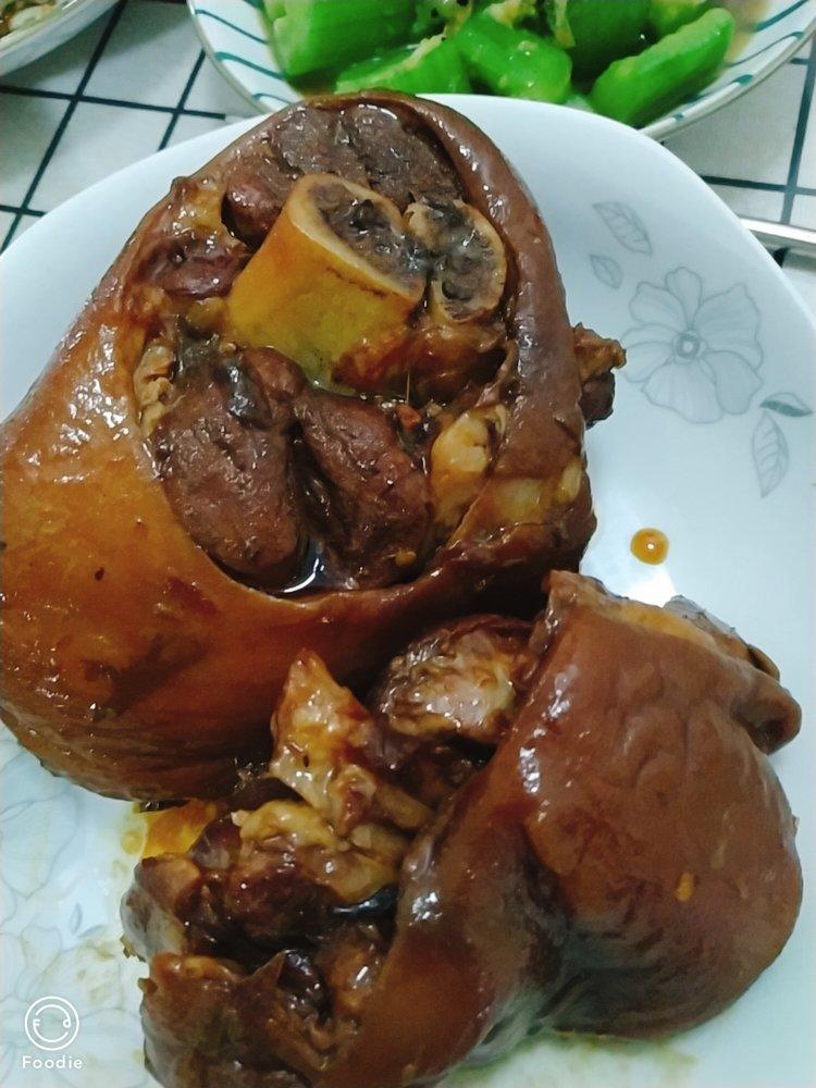 老丁的私房菜－家常红烧肘子