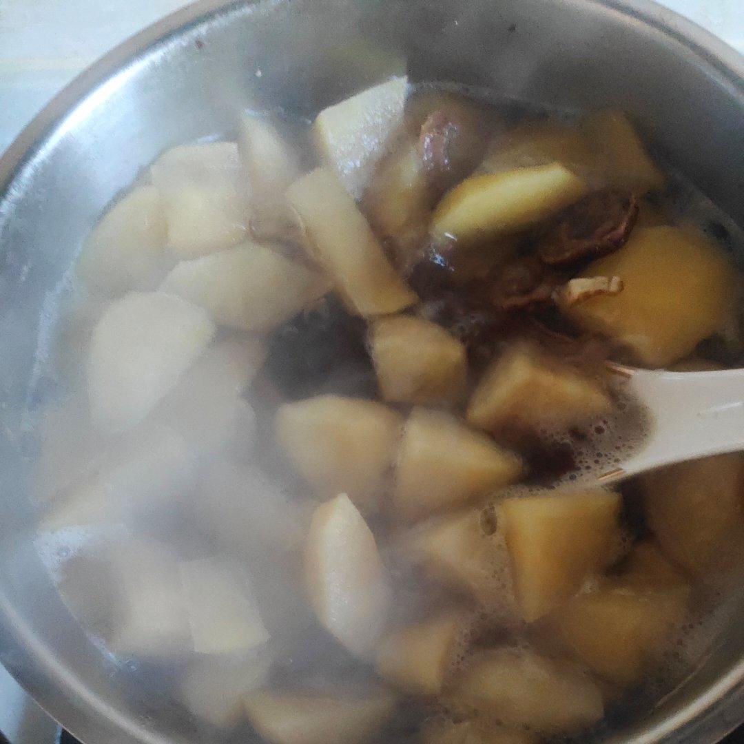 具有保健功效的煮苹果（苹果汤）