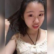 游两两