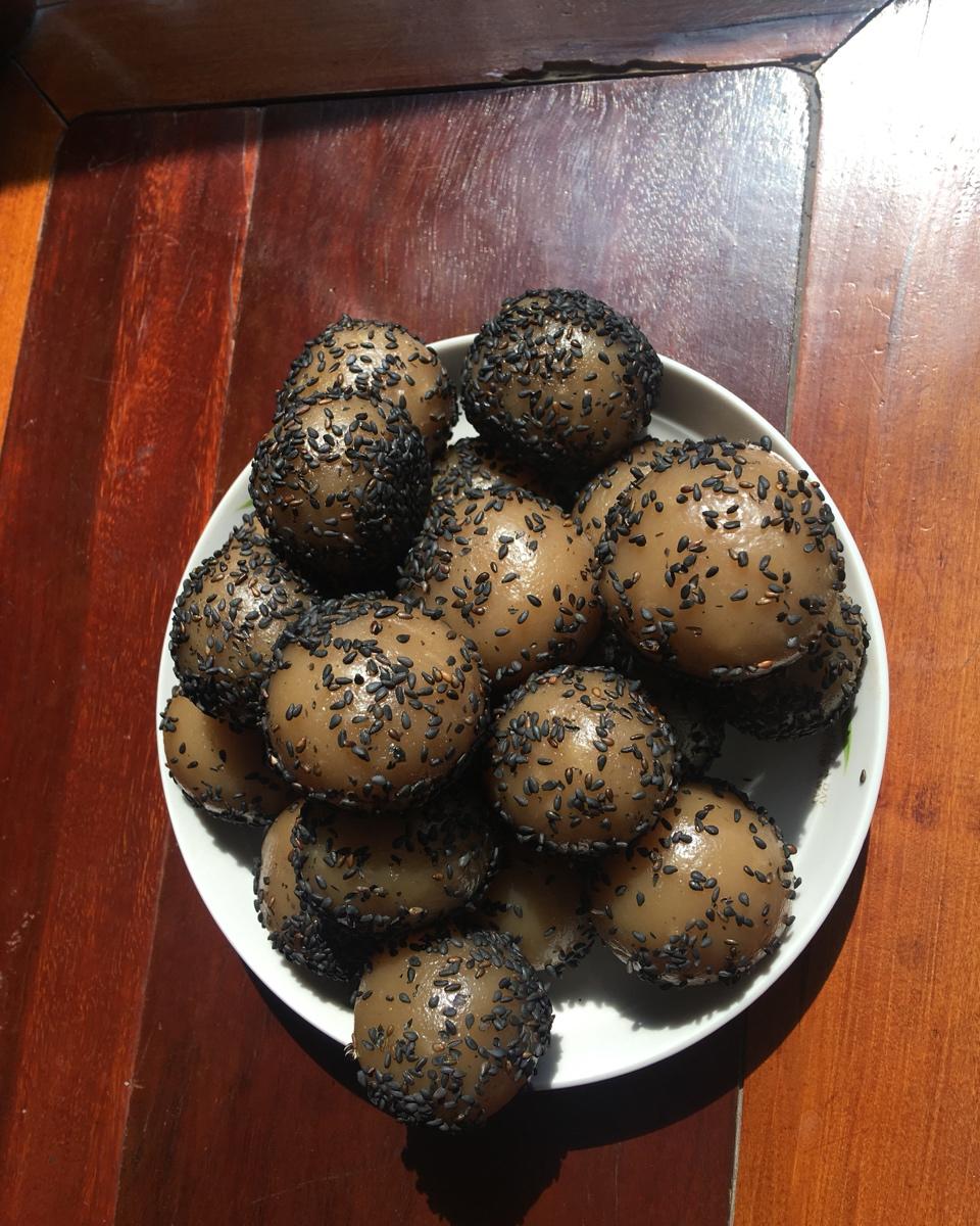 宁波特色小吃---灰汁团