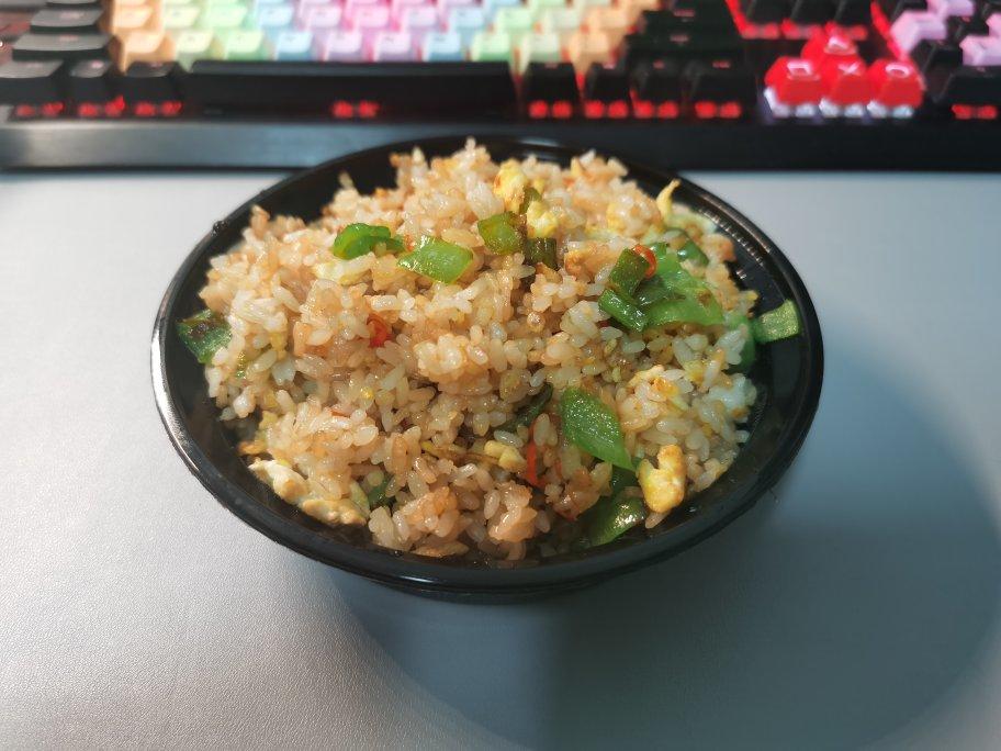 青椒鸡蛋炒饭