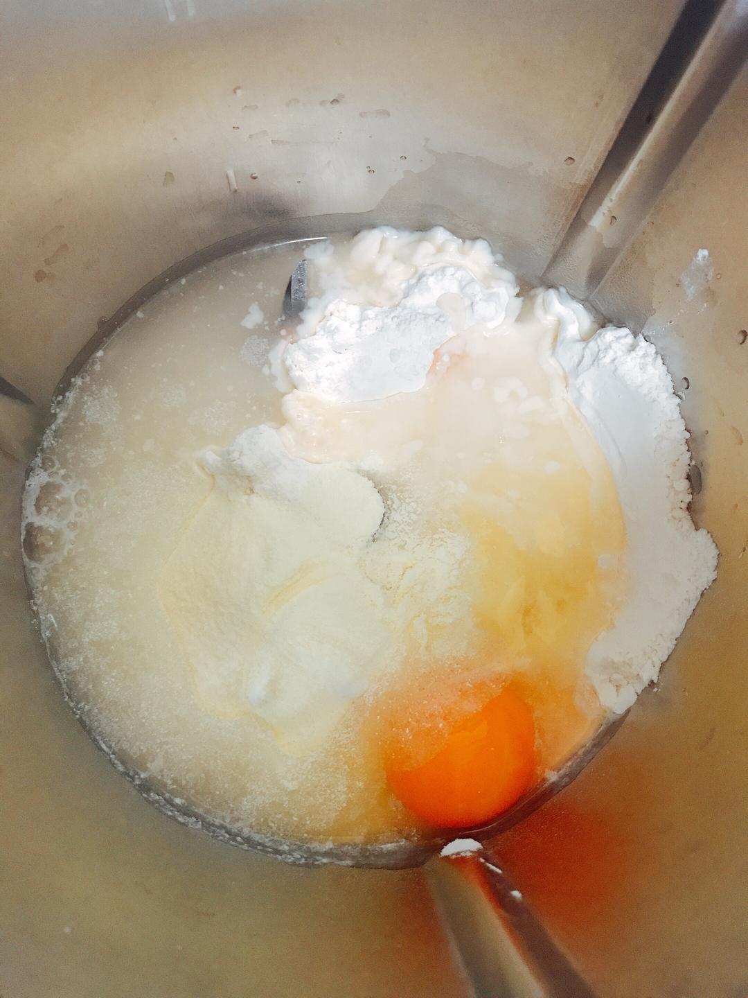 纯奶手撕吐司的做法 步骤1