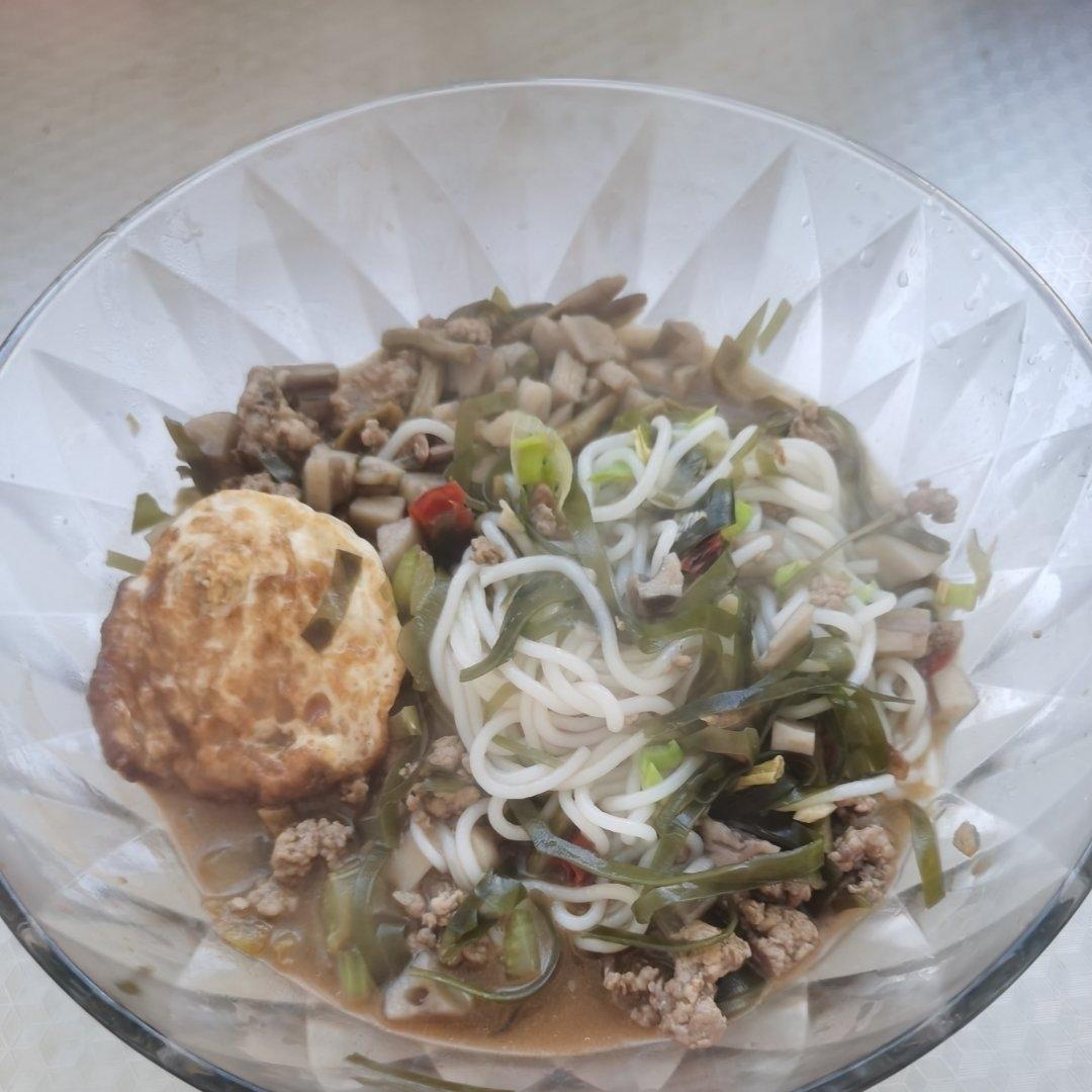 一碗快手早餐酸豆角湖南米粉
