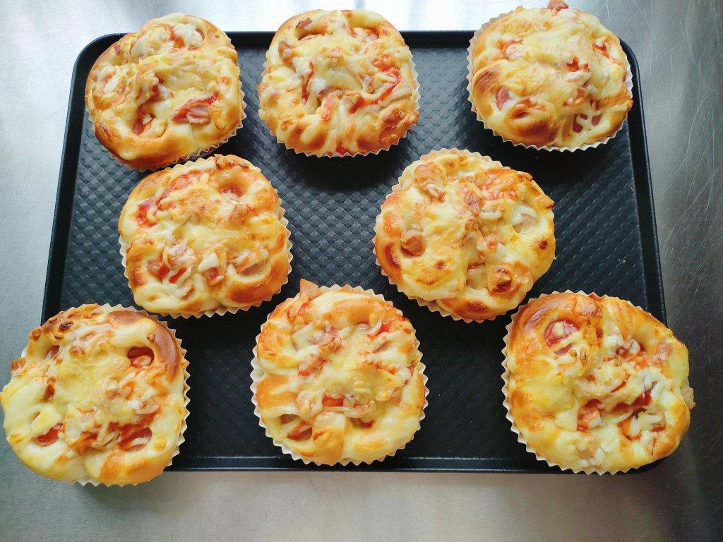 柠檬味de阳光做的快手简单一次发酵可可爱爱火腿披萨小面包学生早餐