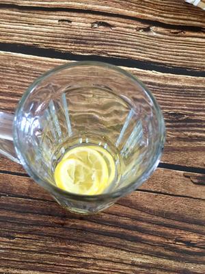 清肠解腻的自制柠檬水的做法 步骤2