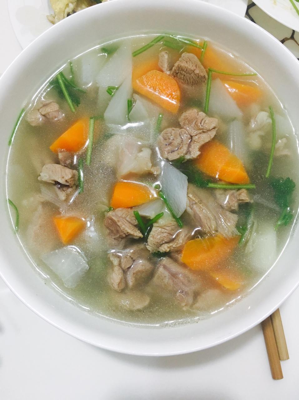 夏洪玉做的清炖羊肉汤