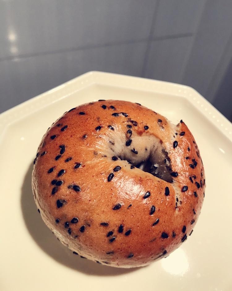 放飞心情1219做的黑芝麻贝果