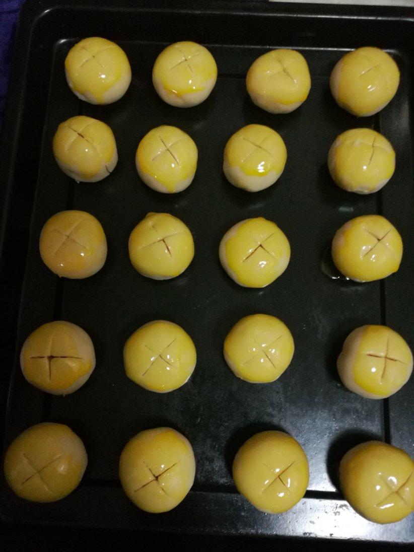 咸蛋黄肉松小小酥