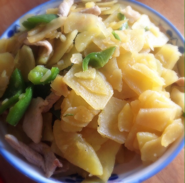 土豆青椒炒肉片
