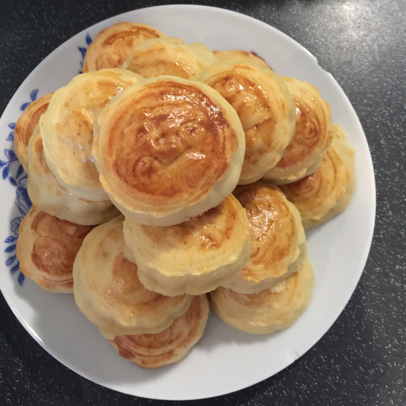 半岛酒店奶黄月饼——号称月饼界的劳斯莱斯