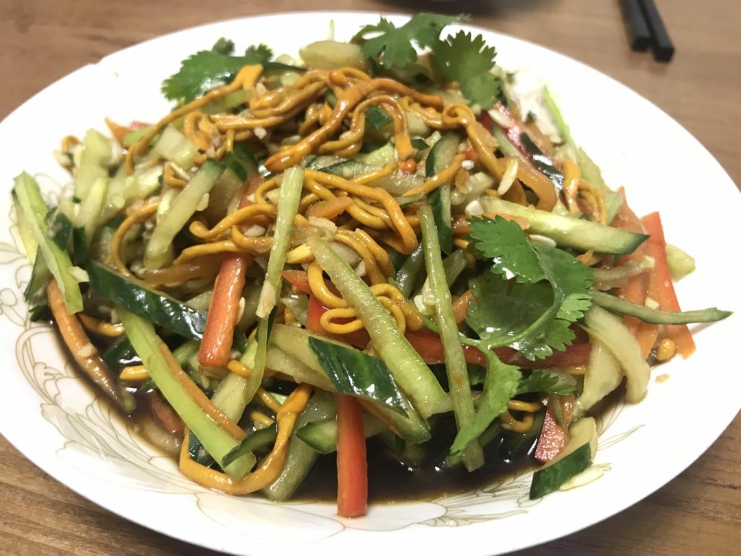 凉拌虫草花