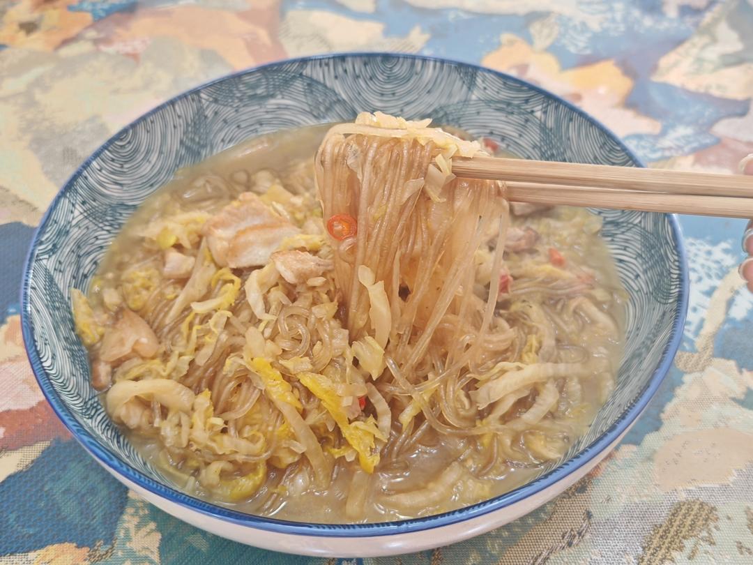 酸菜粉条汆白肉