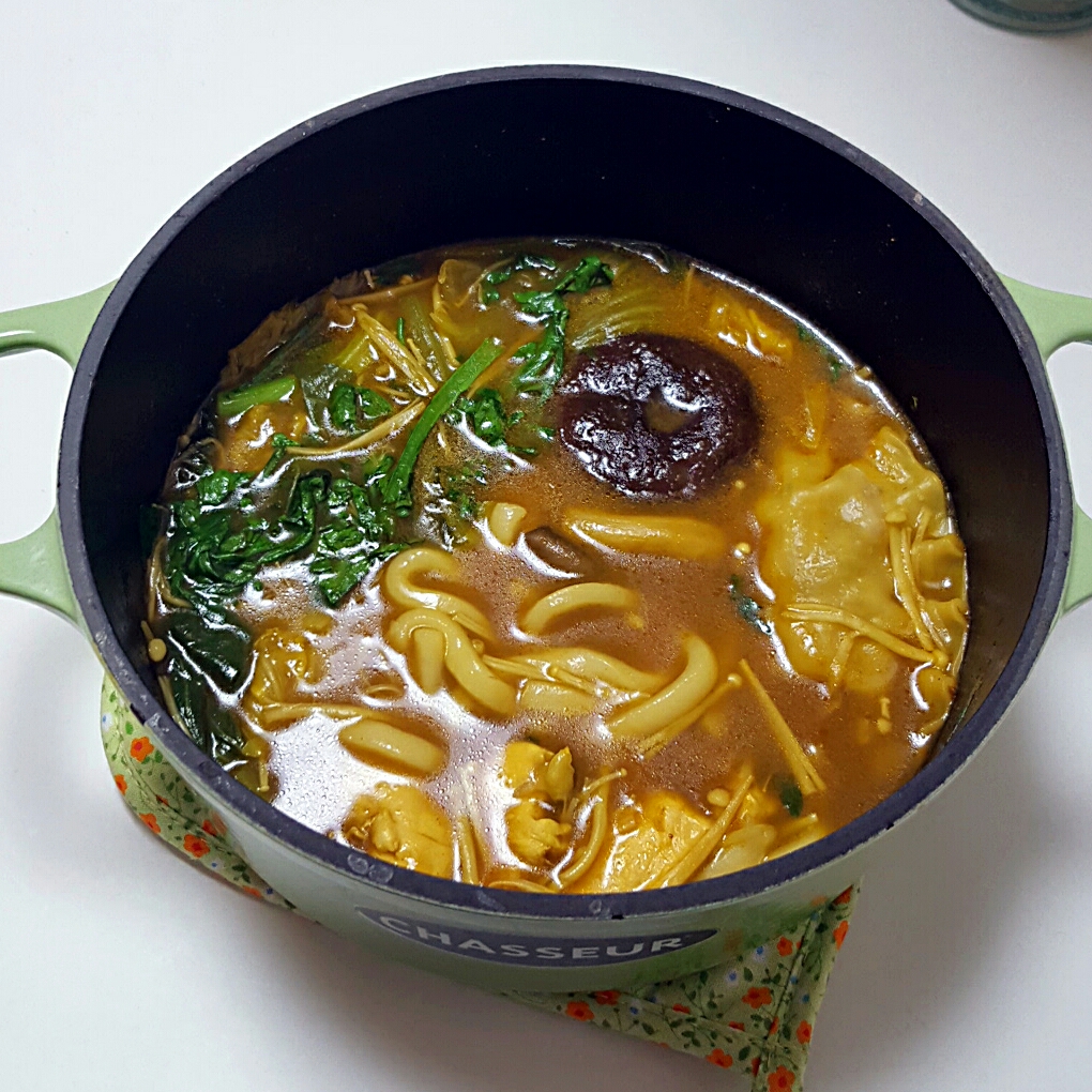 餃子入りカレー鍋（饺子咖喱火锅）