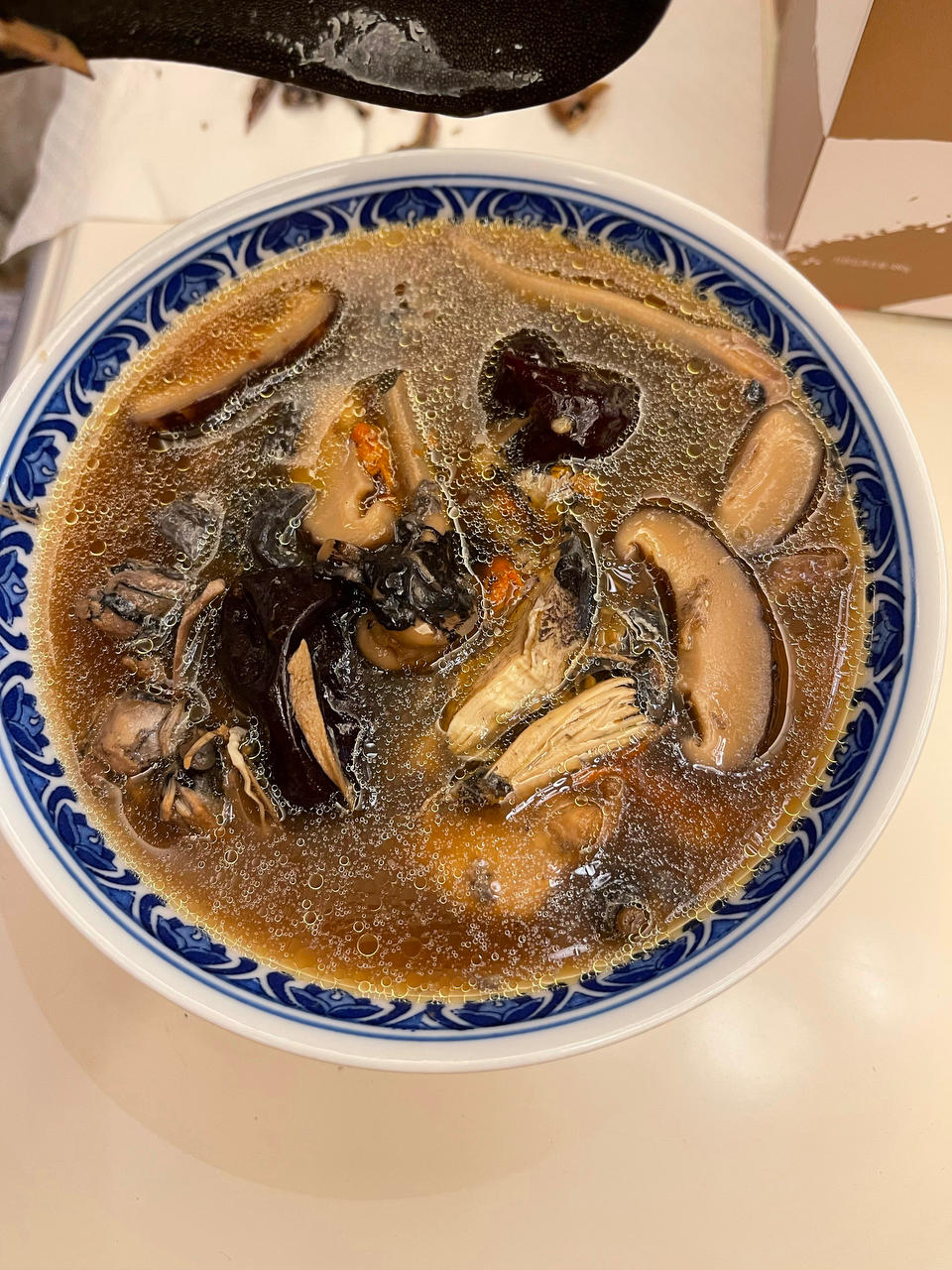 枸杞红枣乌鸡汤