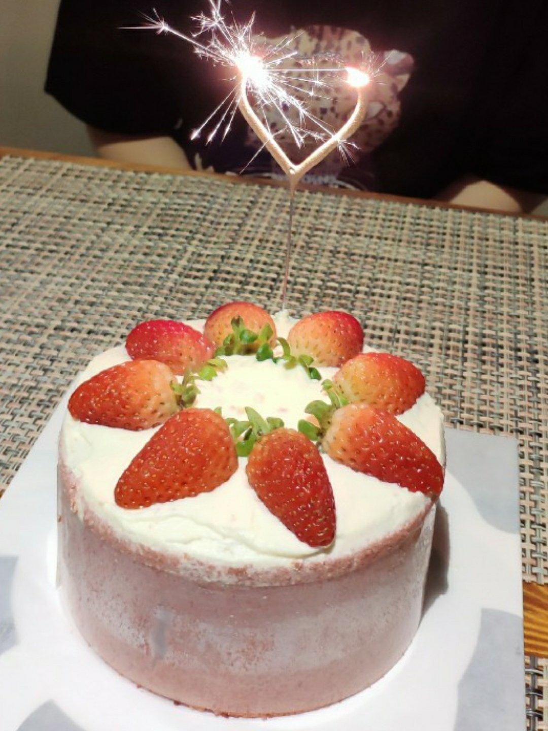 草莓奥利奥漩涡蛋糕