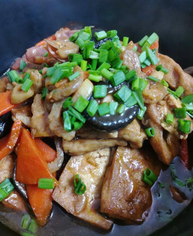 香菇虾米豆腐煲的做法