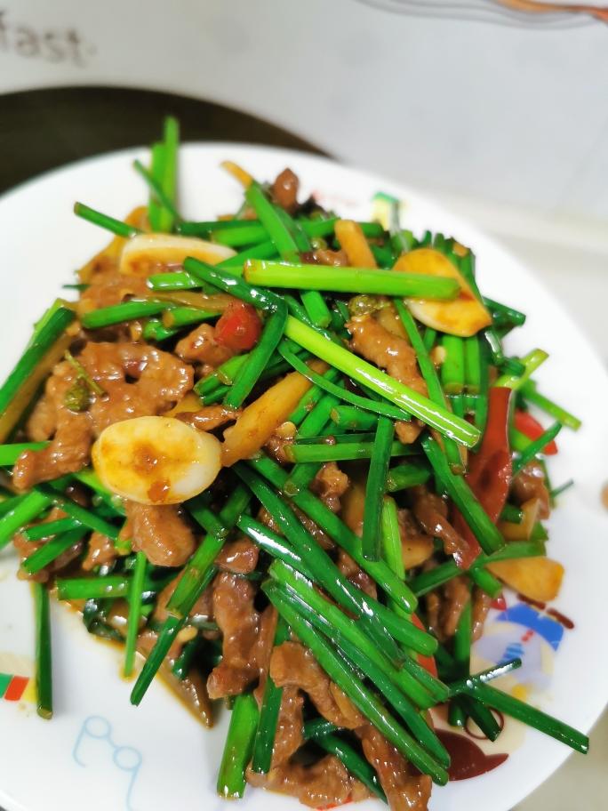 韭菜花炒牛肉丝