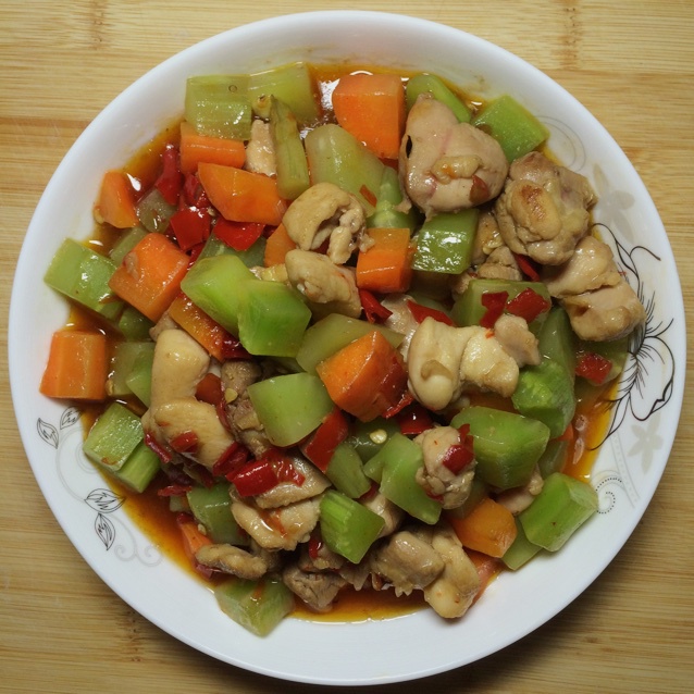 川香莴笋辣子鸡