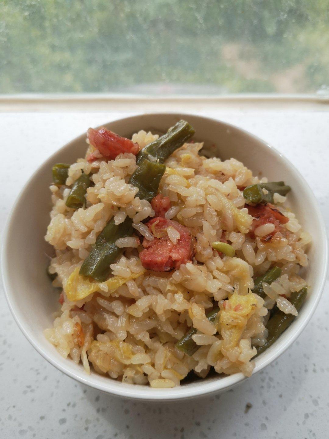 电饭煲香肠焖饭