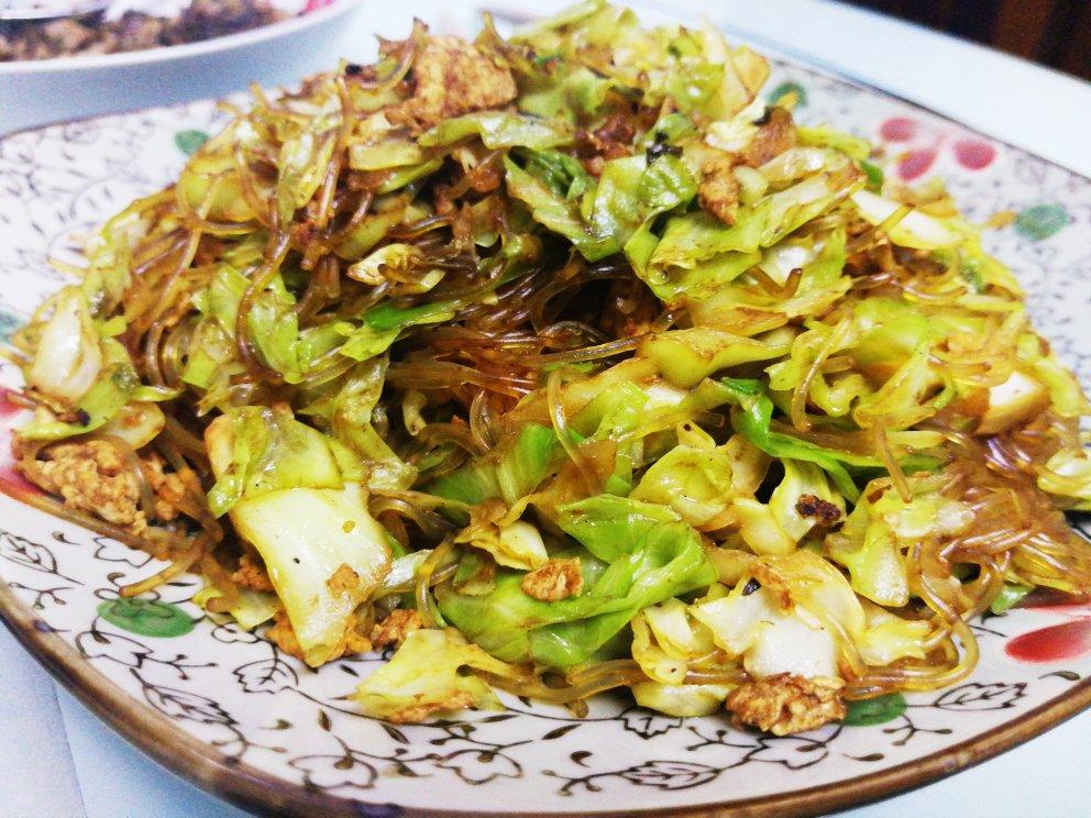 包菜炒粉丝
