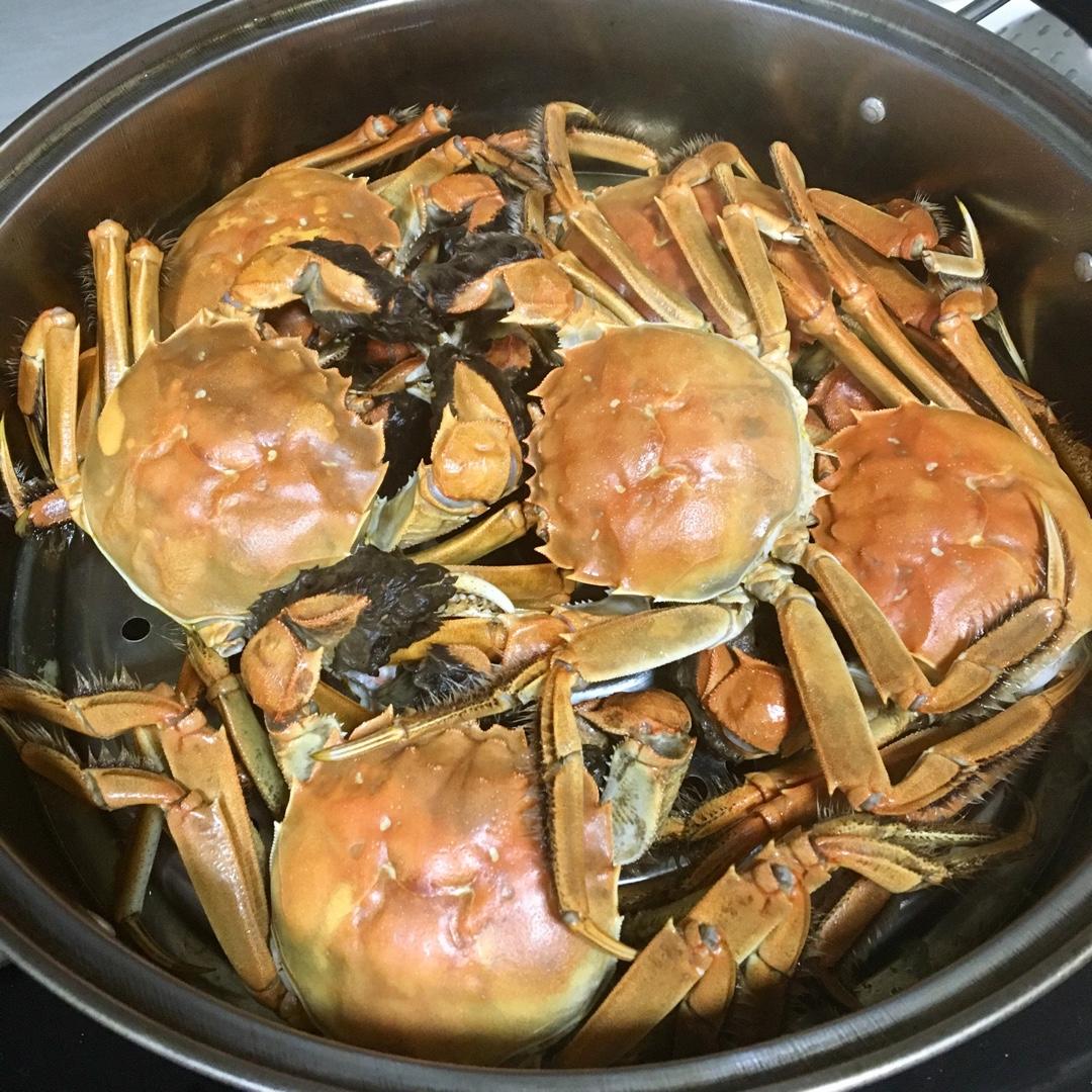 和爸爸妈妈一起吃饭