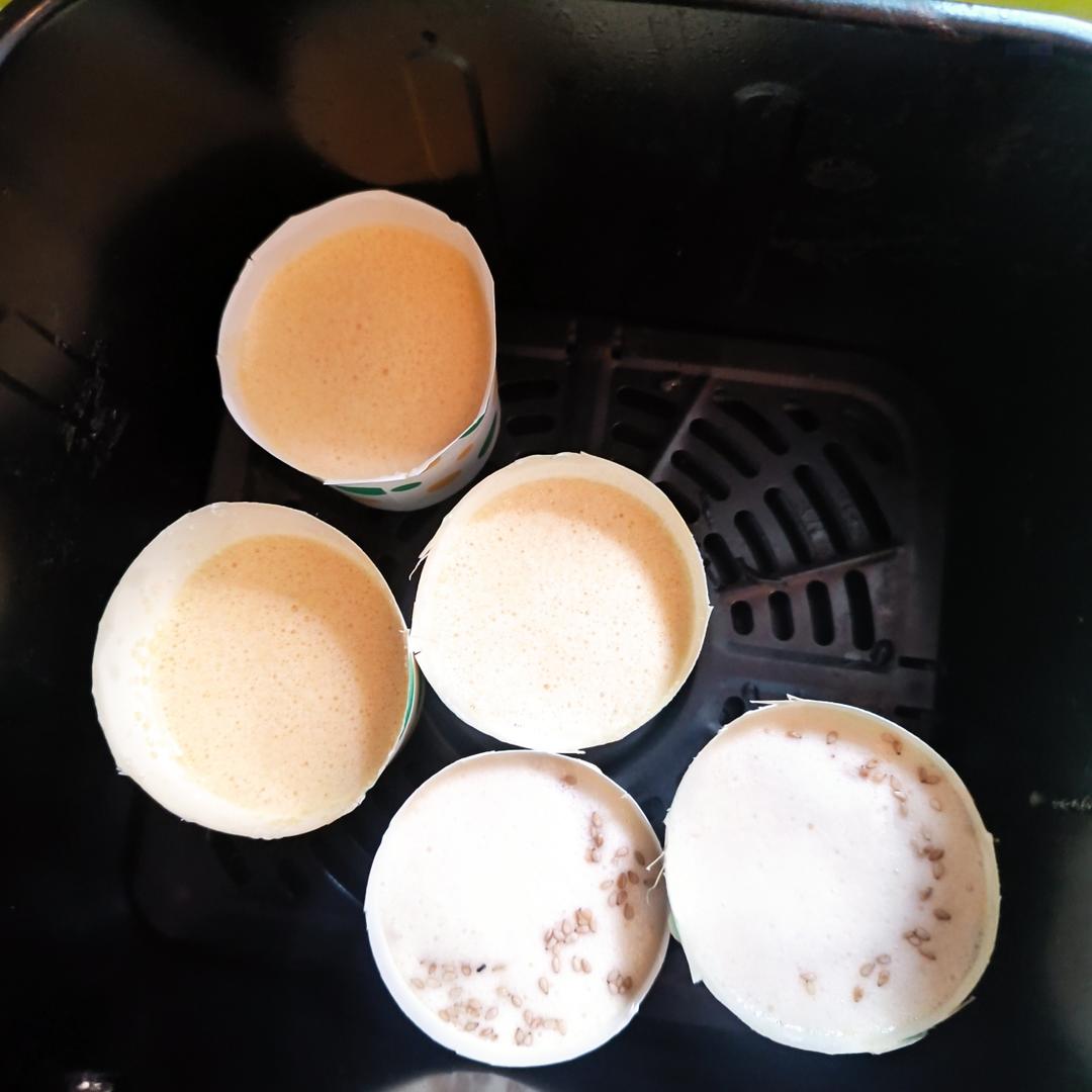 《云朵舒芙蕾》柔软、轻盈、细腻、绵密、一口下去犹如棉花糖，但又像漂浮的云朵配方