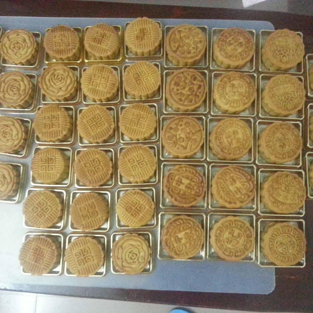 广式月饼—蛋黄莲蓉月饼