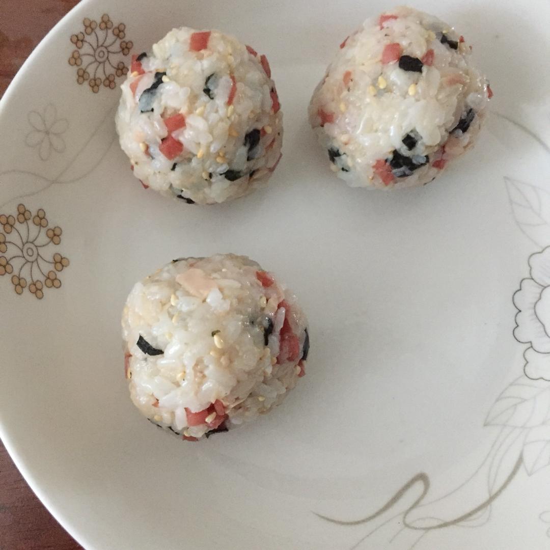 韩式金枪鱼海苔拌饭～饭团