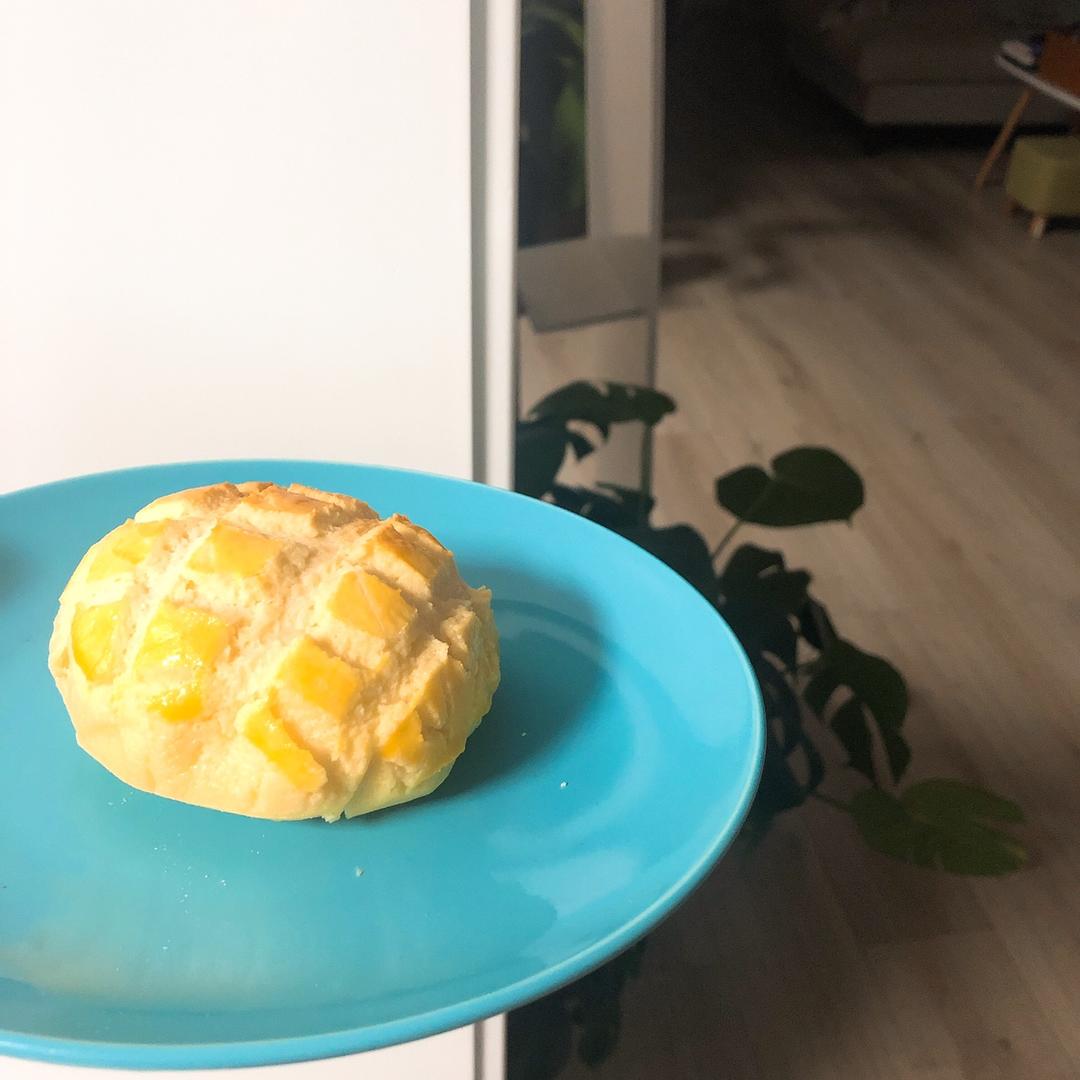好吃到炸裂的港式菠萝包（附带制作酥皮的小视频）