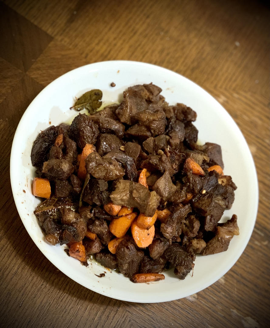 红焖羊肉炖胡萝卜