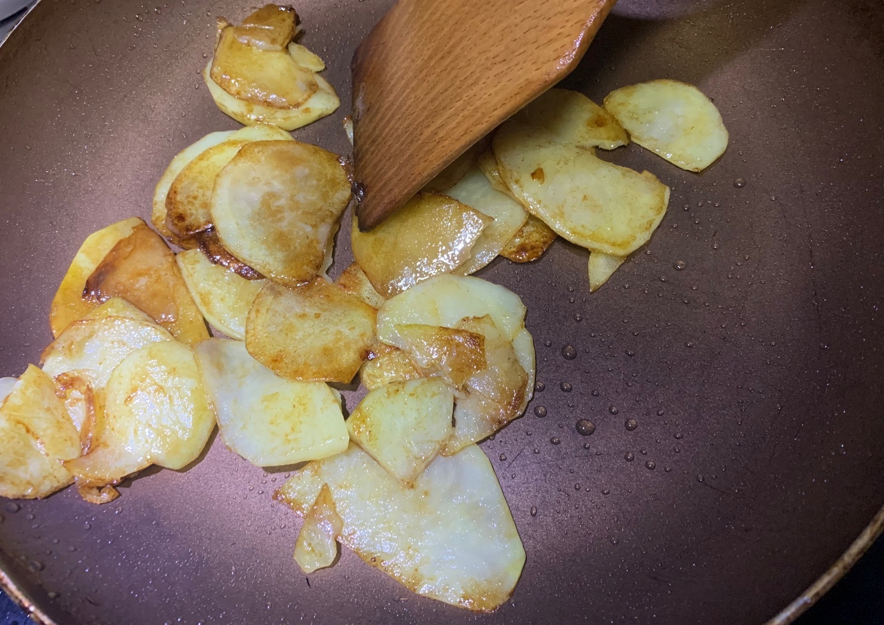 超香的炒土豆片的做法 步骤7